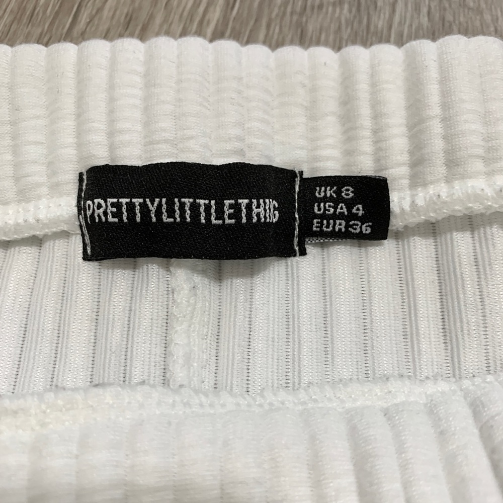 PrettyLittleThing Ribbed Shorts - Picture 2 of 6